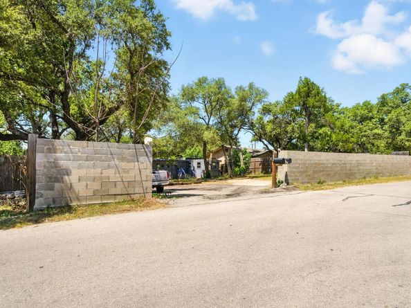 7802 Wynne LN B, Austin TX 78745