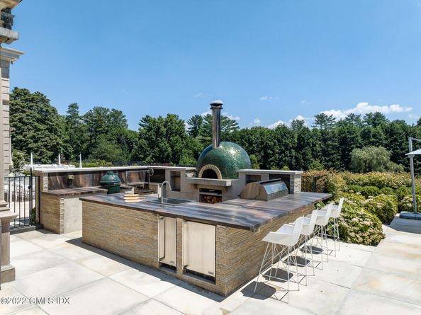 555 Lake Avenue, Greenwich CT 06830