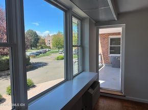 2 Putnam Hill 2E, Greenwich CT 06830