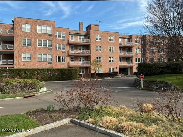 2 Putnam Hill 2E, Greenwich CT 06830