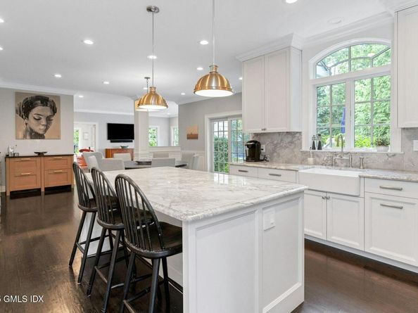 46 Park Avenue, Old Greenwich CT 06870