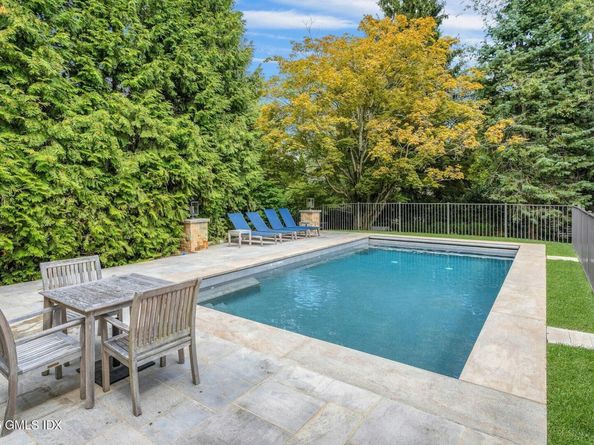46 Park Avenue, Old Greenwich CT 06870