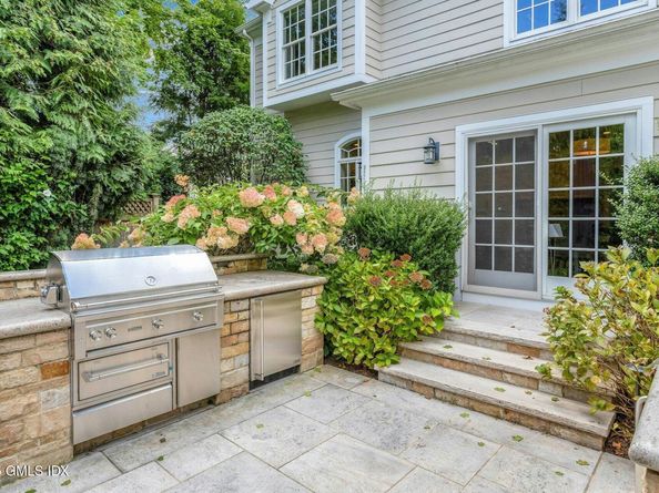 46 Park Avenue, Old Greenwich CT 06870