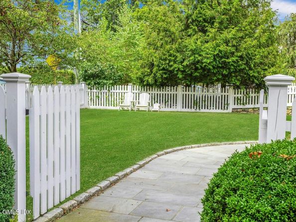 46 Park Avenue, Old Greenwich CT 06870