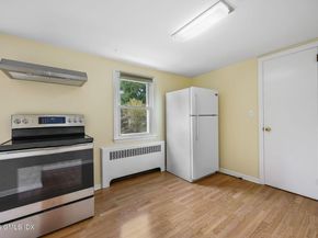 8 Reynolds Place, Greenwich CT 06831