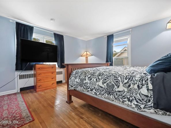 8 Reynolds Place, Greenwich CT 06831