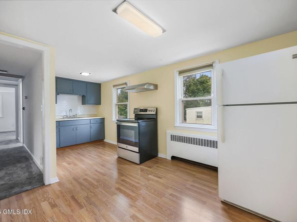 8 Reynolds Place, Greenwich CT 06831