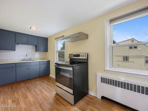 8 Reynolds Place, Greenwich CT 06831
