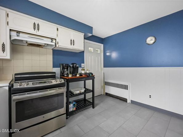 8 Reynolds Place, Greenwich CT 06831