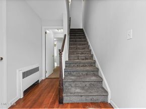 8 Reynolds Place, Greenwich CT 06831
