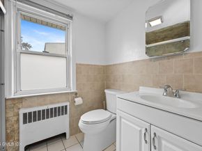 8 Reynolds Place, Greenwich CT 06831