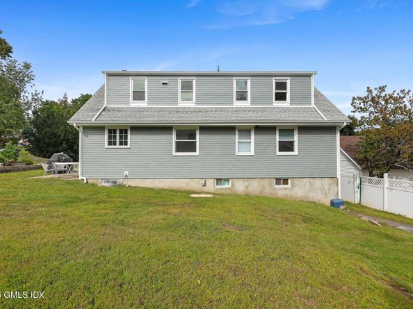8 Reynolds Place, Greenwich CT 06831