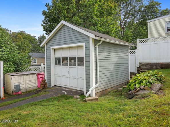 8 Reynolds Place, Greenwich CT 06831