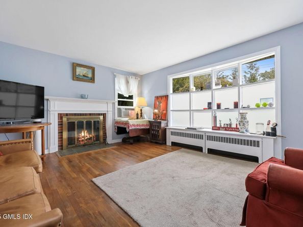 8 Reynolds Place, Greenwich CT 06831