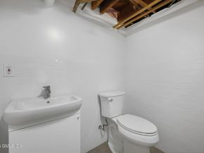 8 Reynolds Place, Greenwich CT 06831