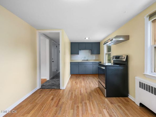 8 Reynolds Place, Greenwich CT 06831