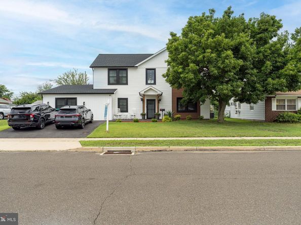 57 Evergreen Lane, Levittown PA 19054