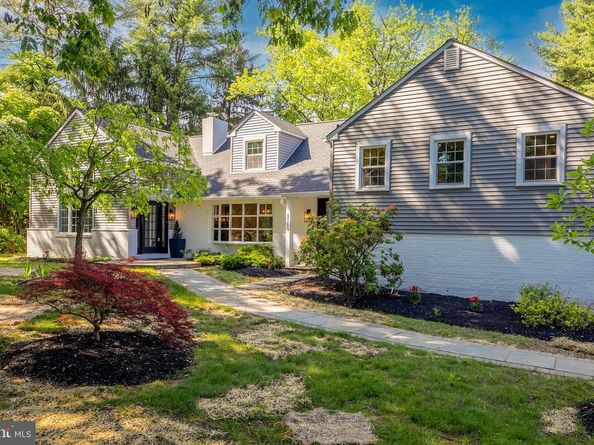 1110 W Valley Road, Wayne PA 19087