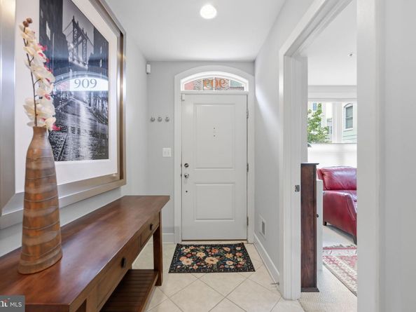 909 3rd Place SE, Washington DC 20003