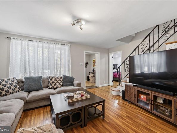 914 Longshore Avenue, Philadelphia PA 19111