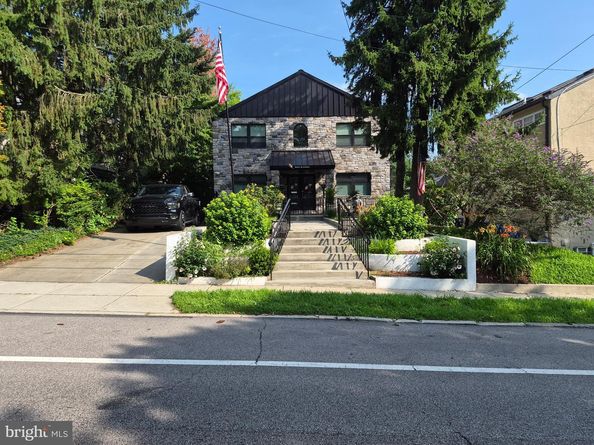 618 Gates Street, Philadelphia PA 19128