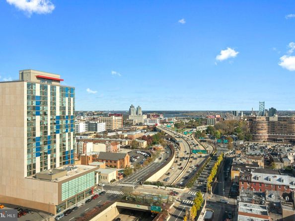 1100 Vine Street 1402, Philadelphia PA 19107