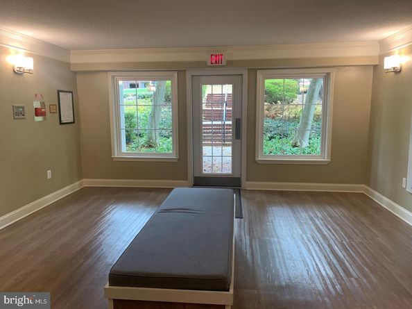 7700 Tremayne Place 105, Mclean VA 22102