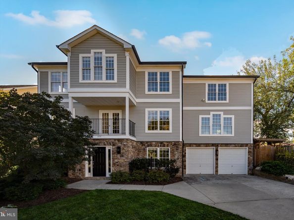 904 S Oakland Street, Arlington VA 22204