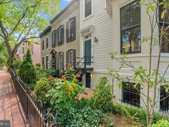 207 10TH Street SE, Washington DC 20003
