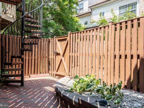 6304 Chaucer View Circle, Alexandria VA 22304