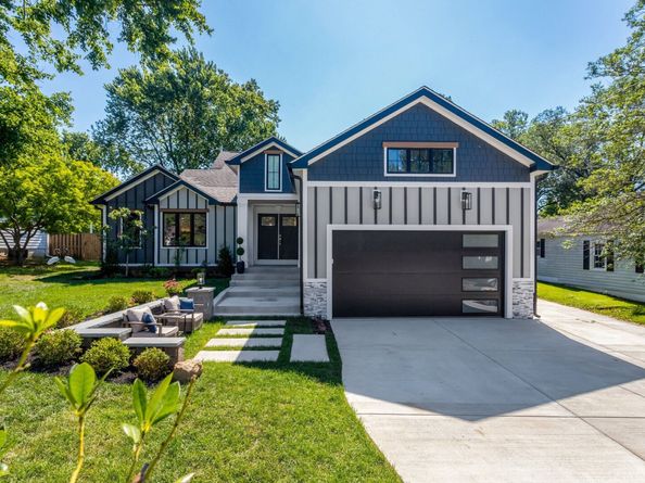 2933 Fairmont Street, Falls Church VA 22042
