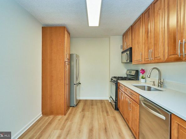 1225 Martha Custis Drive 810, Alexandria VA 22302