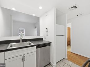 301 Race Street C010, Philadelphia PA 19106