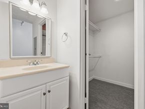 301 Race Street C010, Philadelphia PA 19106