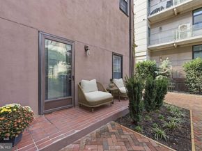 301 Race Street C010, Philadelphia PA 19106