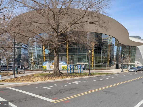 700 7TH Street SW 113, Washington DC 20024