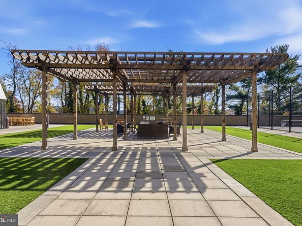 250 S Reynolds Street 508, Alexandria VA 22304