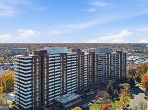 250 S Reynolds Street 508, Alexandria VA 22304