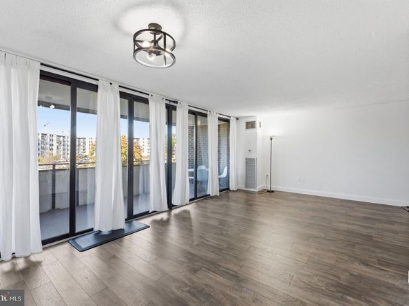 250 S Reynolds Street 508, Alexandria VA 22304