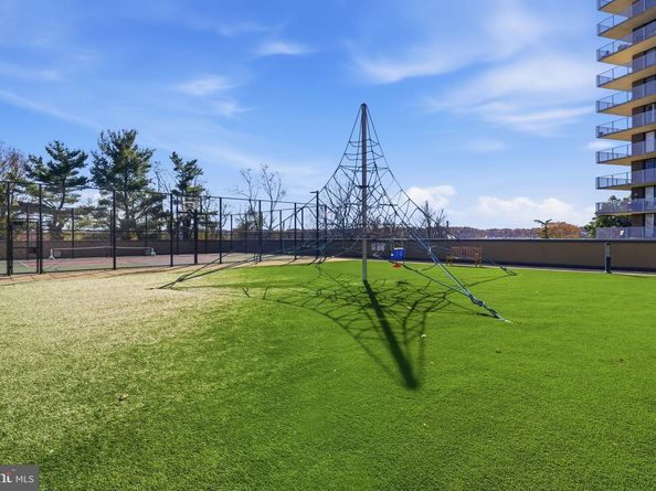 250 S Reynolds Street 508, Alexandria VA 22304