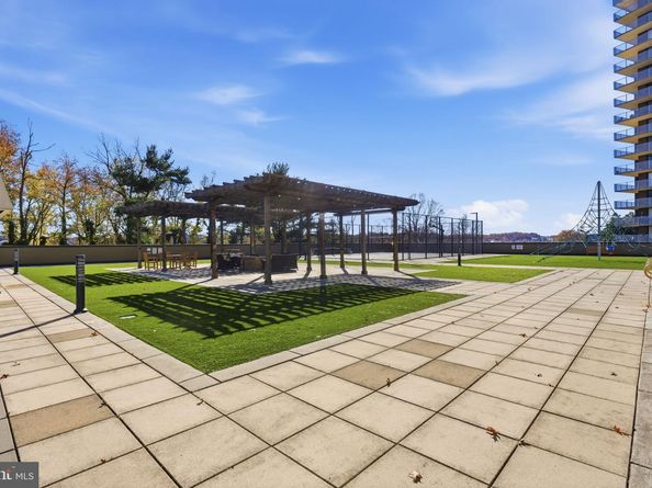 250 S Reynolds Street 508, Alexandria VA 22304