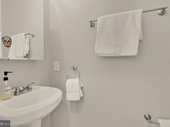 1671 Gales Street NE 1, Washington DC 20002