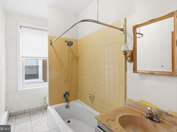 542 Martin Street, Philadelphia PA 19128