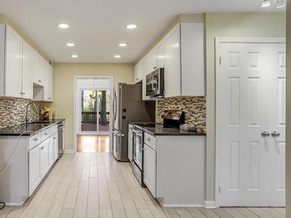 18 Bentridge Court, Potomac MD 20854