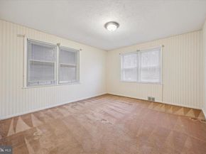 422 W Moreland Avenue, Hatboro PA 19040