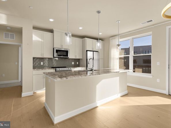 9555 Saintsbury Drive 503, Fairfax VA 22031