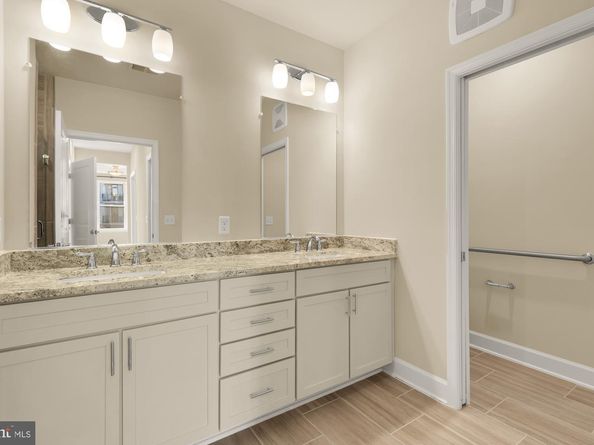 9555 Saintsbury Drive 503, Fairfax VA 22031