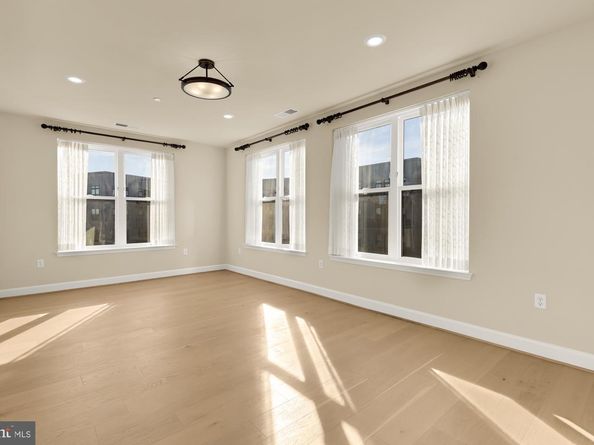 9555 Saintsbury Drive 503, Fairfax VA 22031