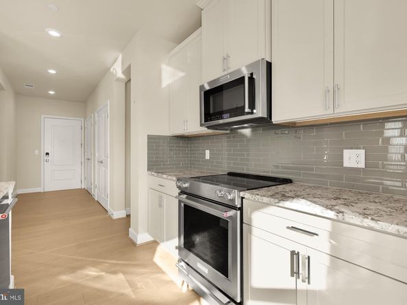 9555 Saintsbury Drive 503, Fairfax VA 22031