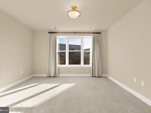 9555 Saintsbury Drive 503, Fairfax VA 22031